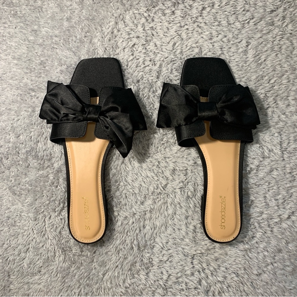 Shoe Dazzle Black Satin Bow Sandals